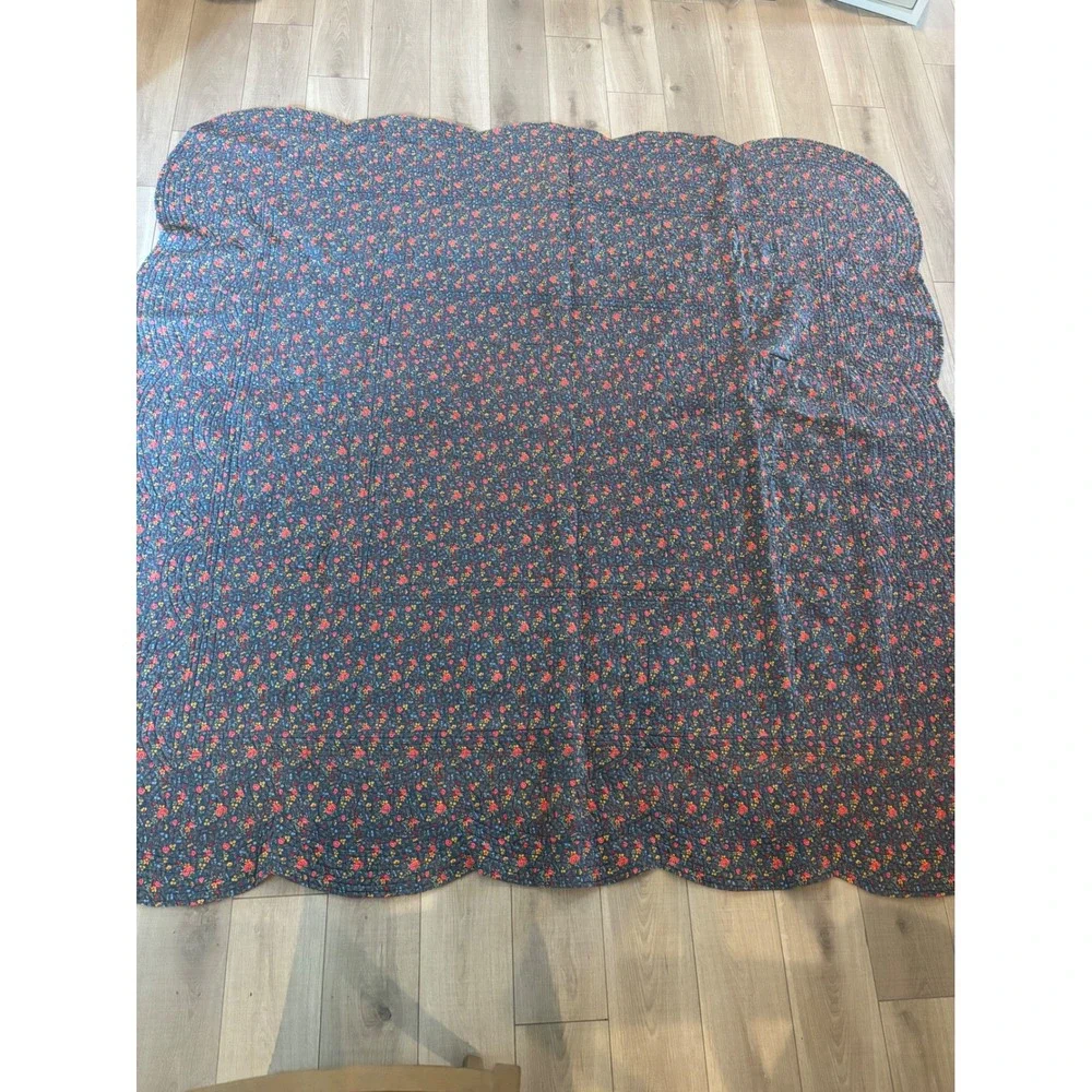 Large floral red reversible quilt 100% cotton